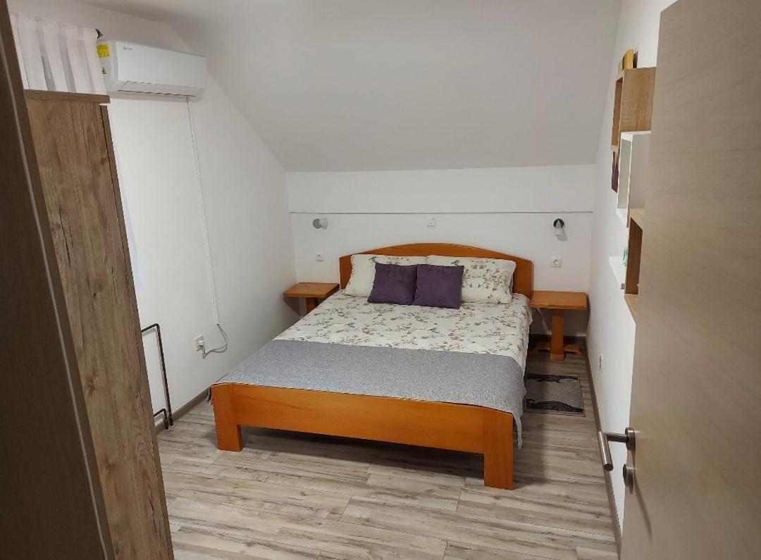 Apartment Andrea Smoljanac Eksteriør bilde